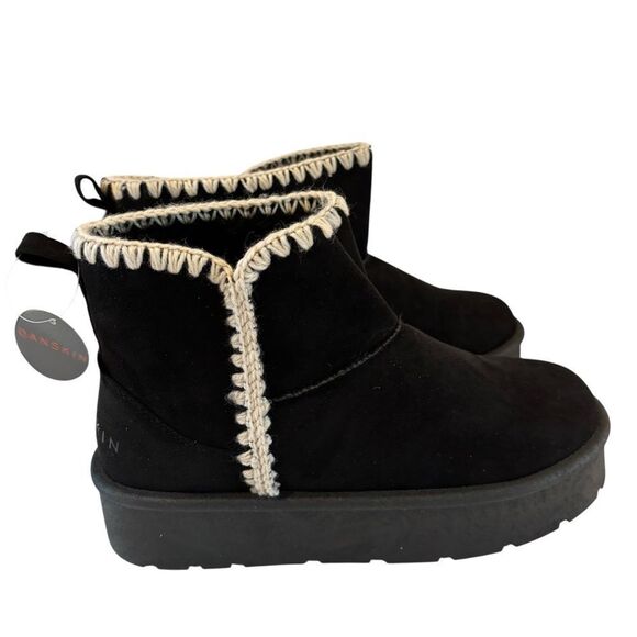 Danskin Beignet Black Faux Suede Memory Foam Slip-On Boots in Ladies Size 10. - Picture 4 of 6
